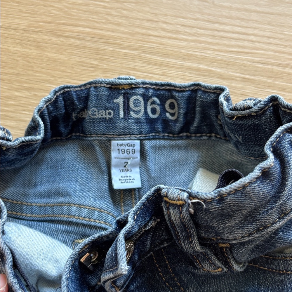 Baby Gap 2T Jeans - Picture 2 of 4